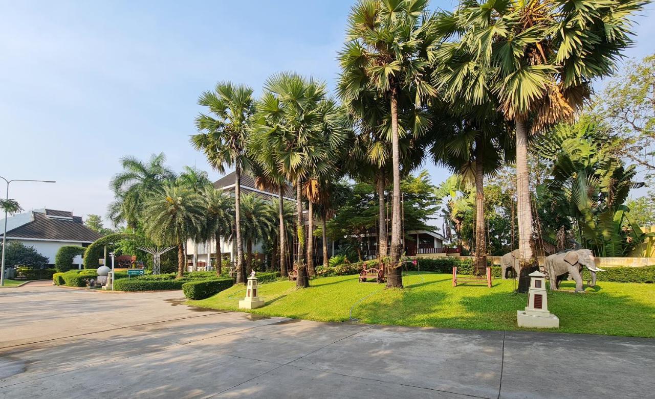 Phu Pha Phung Resort Suan Phueng Exterior photo